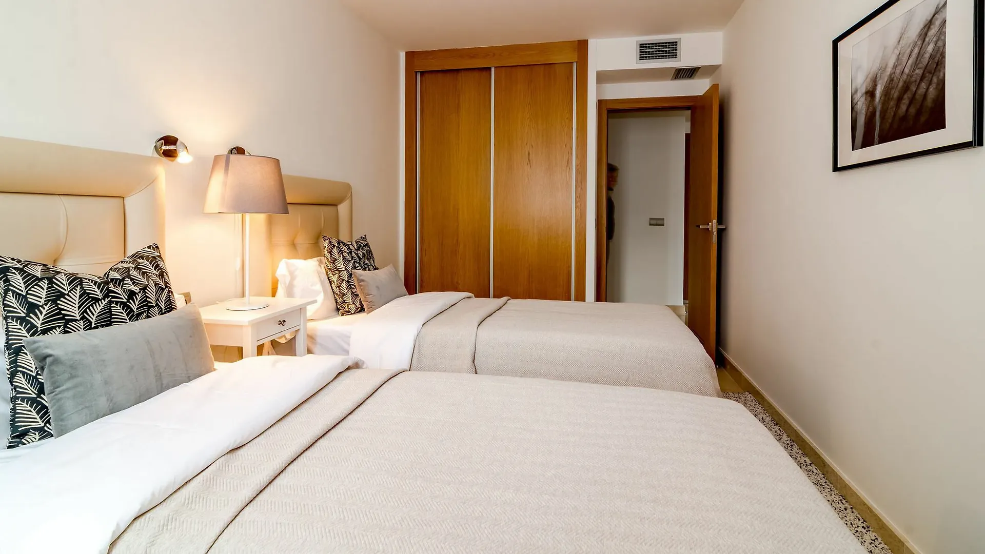 Lab-Modern 3 Bedroom Apart Near Beach Marbella Apartment
